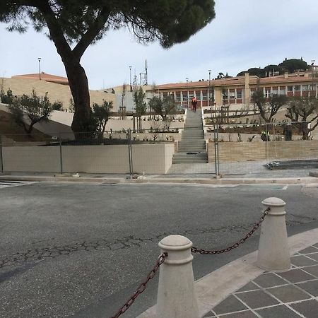 Appartement Spacieux Et Calme Classe 4 Etoiles, A 300M De La Mer 圣马克西姆 外观 照片