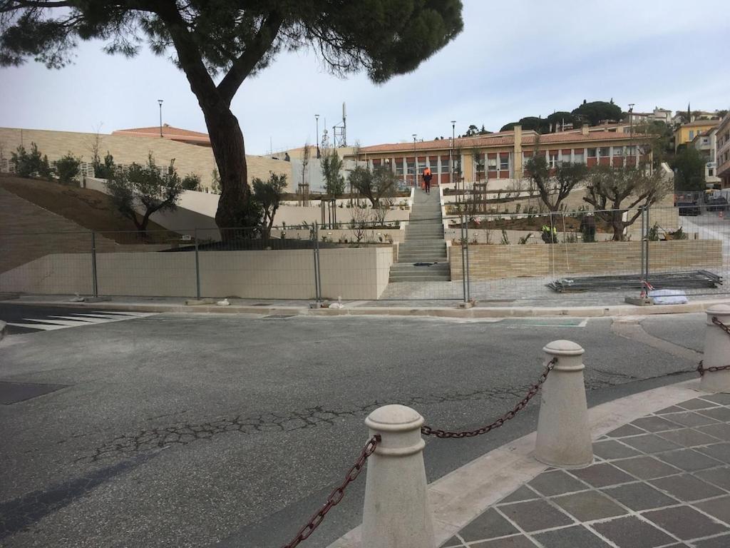 Appartement Spacieux Et Calme Classe 4 Etoiles, A 300M De La Mer 圣马克西姆 外观 照片