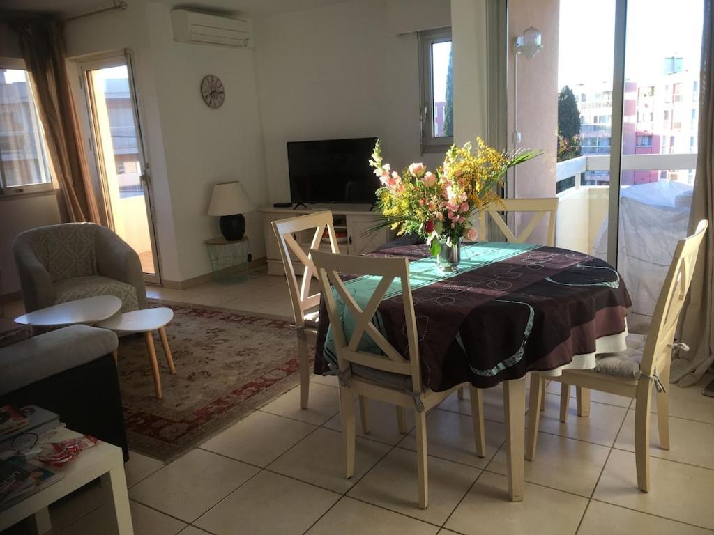 Appartement Spacieux Et Calme Classe 4 Etoiles, A 300M De La Mer 圣马克西姆 外观 照片