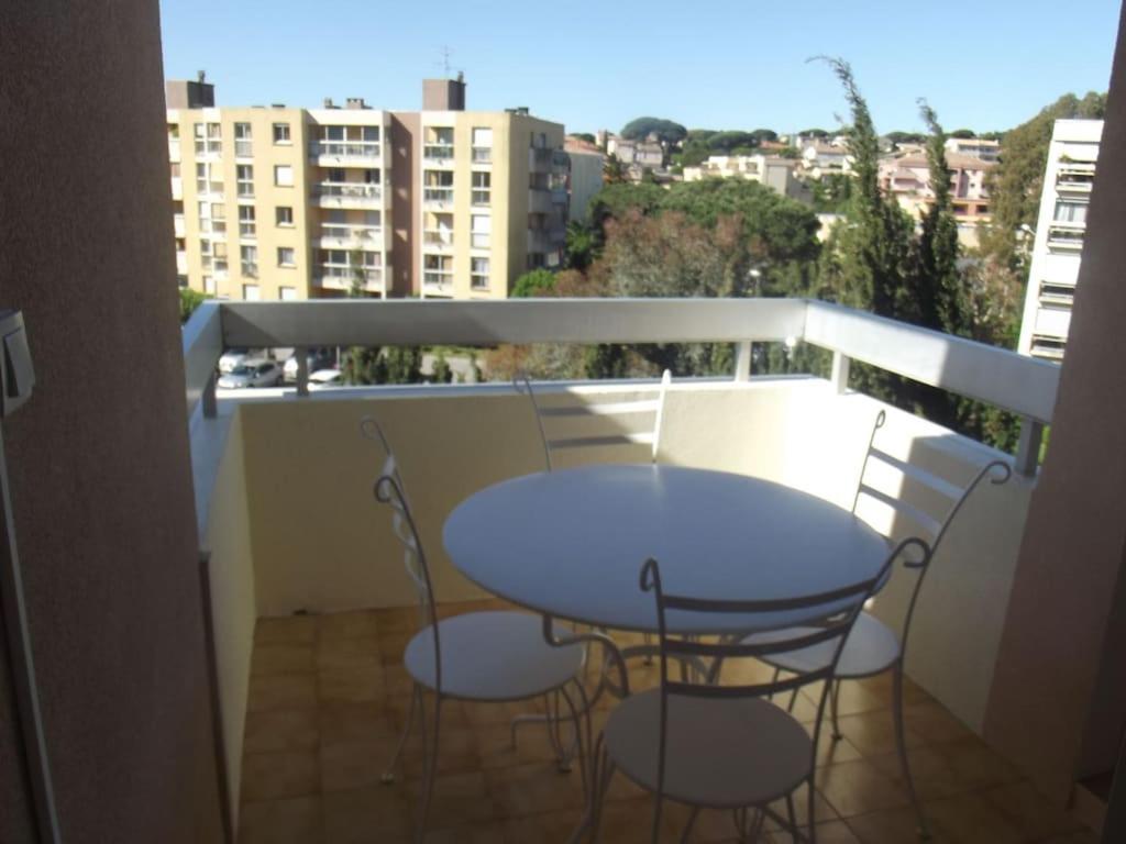 Appartement Spacieux Et Calme Classe 4 Etoiles, A 300M De La Mer 圣马克西姆 外观 照片