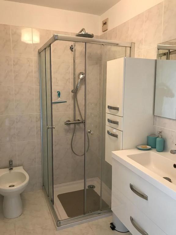 Appartement Spacieux Et Calme Classe 4 Etoiles, A 300M De La Mer 圣马克西姆 外观 照片